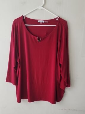 Calvin Klein Women's Deep Red Long Sleeve Scoop Neck Top with V Accent